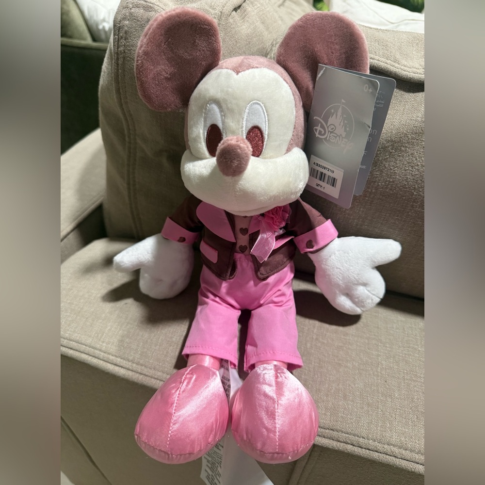Disney authentic 2023 Pink Valentine's Mickey Mouse Plush